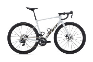 Bild zu Giant Defy Adv. Pro 1 White L